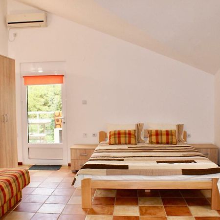 Studio Apartments Morinj Екстериор снимка