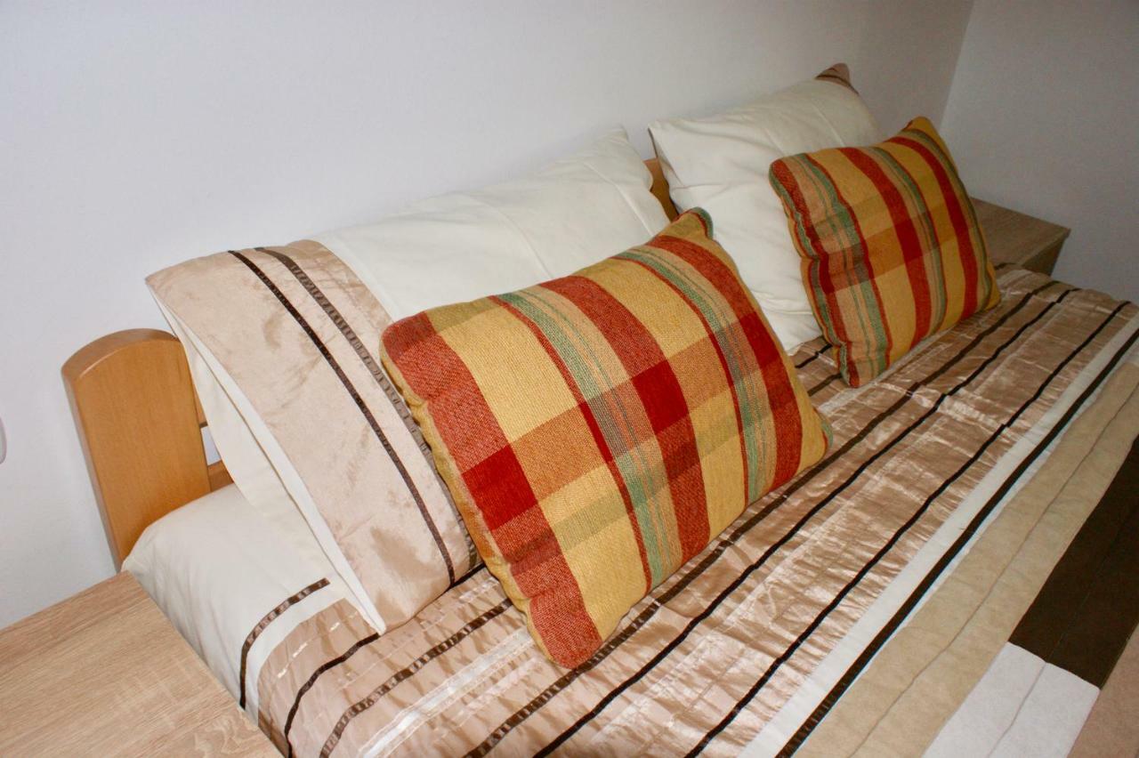 Studio Apartments Morinj Екстериор снимка