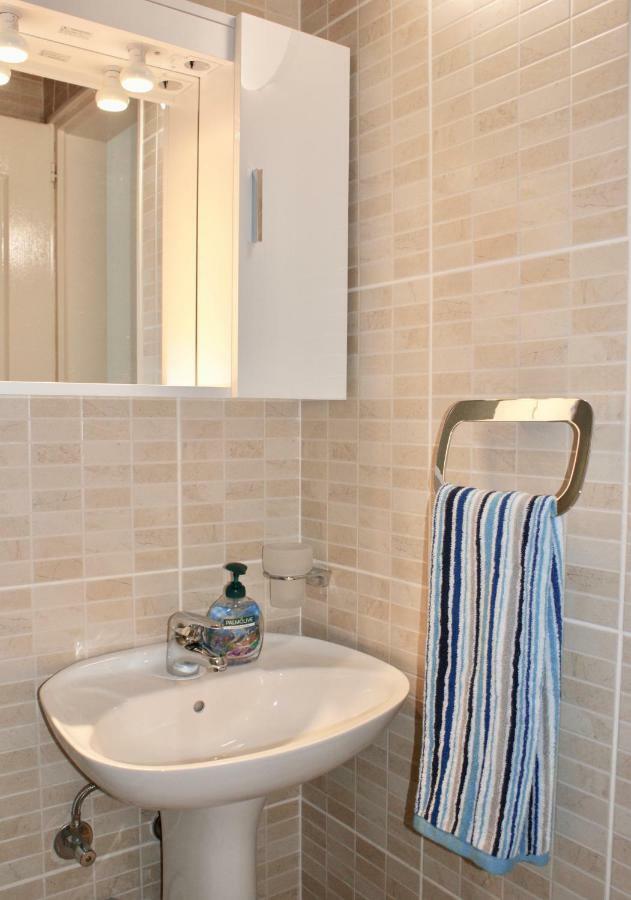 Studio Apartments Morinj Екстериор снимка