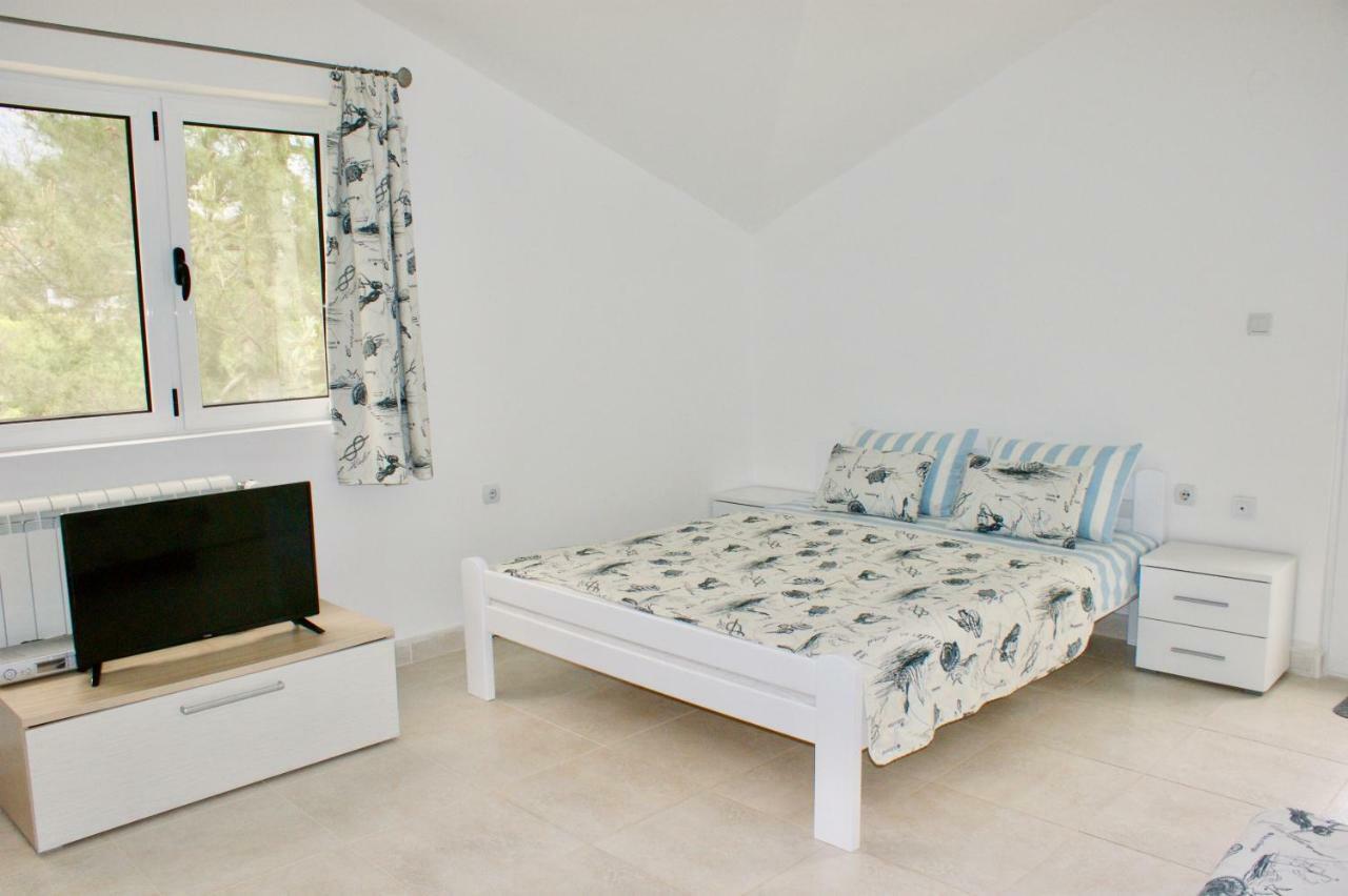 Studio Apartments Morinj Екстериор снимка