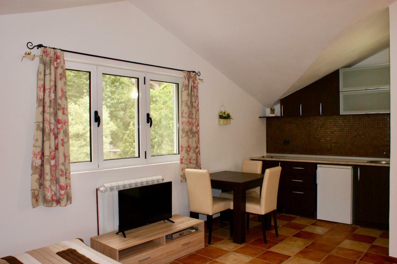 Studio Apartments Morinj Екстериор снимка