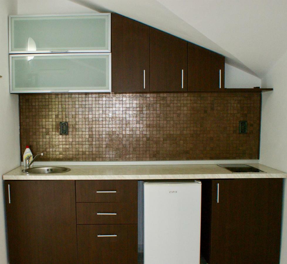 Studio Apartments Morinj Екстериор снимка