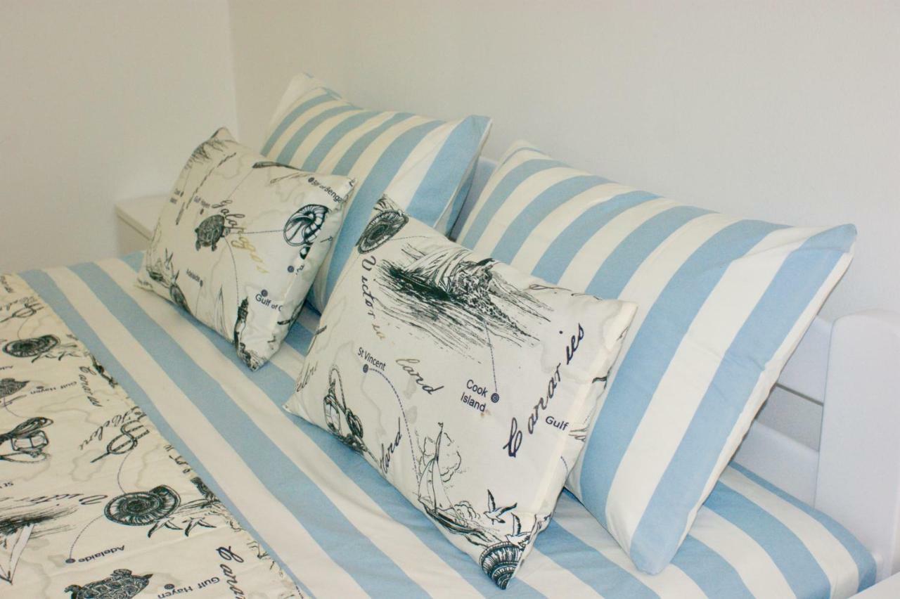 Studio Apartments Morinj Екстериор снимка