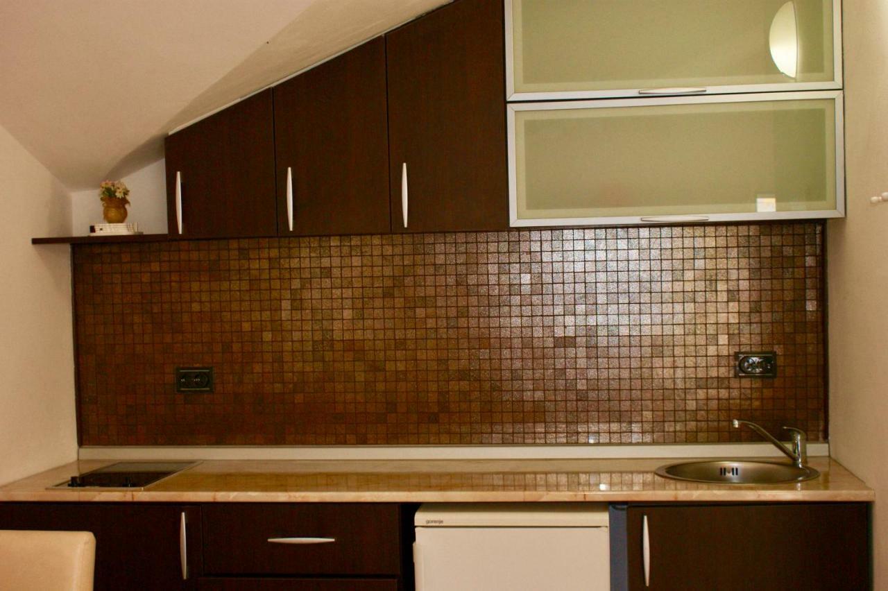 Studio Apartments Morinj Екстериор снимка