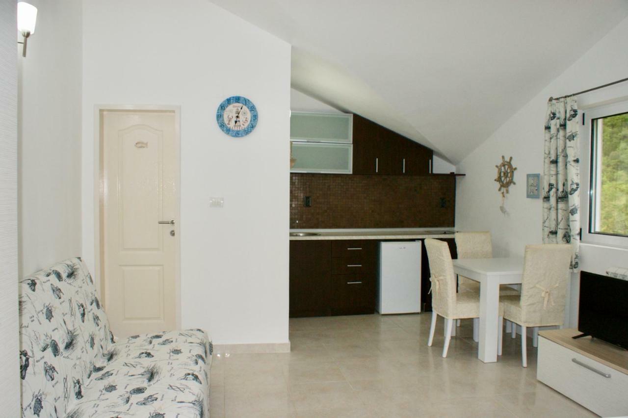 Studio Apartments Morinj Екстериор снимка
